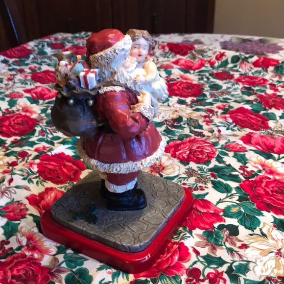 KURT ADLER SIGNED SANTA AND CHILD LIMITED EDITION 3,752 / 7,500.
Early 1990s. - Picture 3 of 16